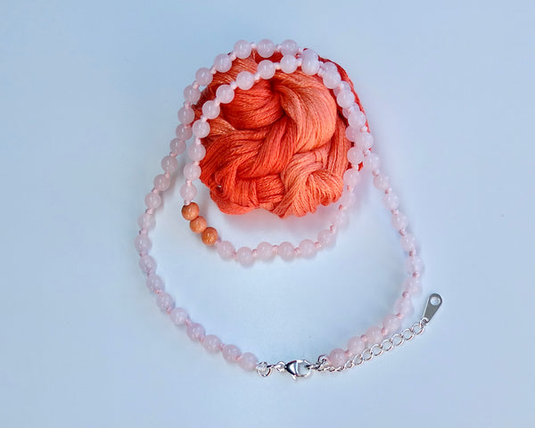 Collier "Rose" avec perles de corail rose
